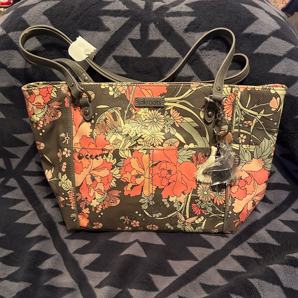 Metro Tote Sakroots Brand
Canvas - Charcoal Flower Power
